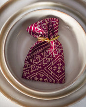 Afbeelding in Gallery-weergave laden, Mini Taqlidi Zakje